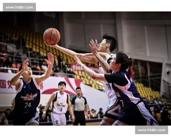 新疆篮球少年沪上亮剑，与久事 U17 队展开热血对决